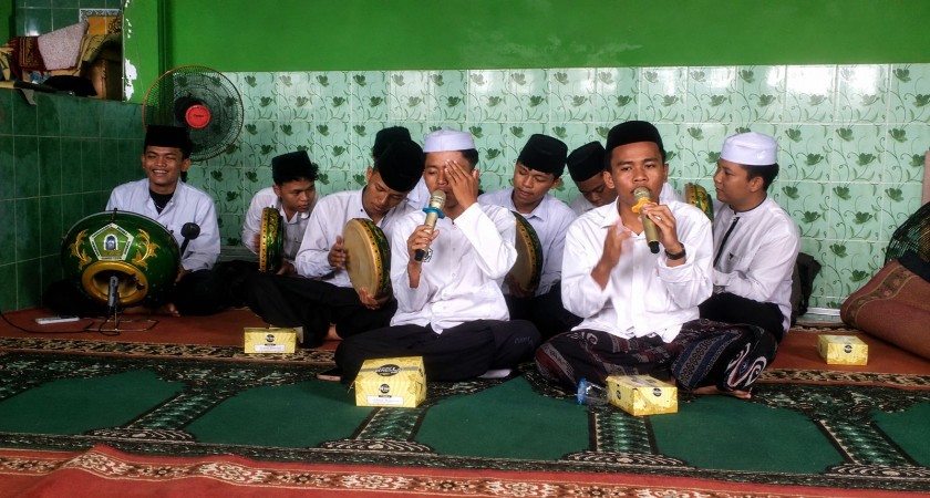 Tim Hadroh MAN 2 Bandar Lampung Turut Semarakkan Peringatan Maulid Nabi Muhammad SAW di Kemenag Kota
