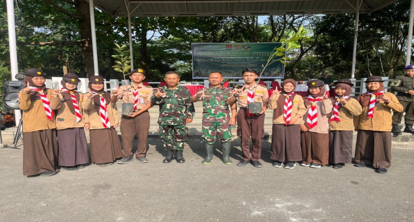 Dari Madrasah untuk Lingkungan: Siswa MAN 2 Bandar Lampung Tanamkan Kepedulian di HUT ke-81 TNI