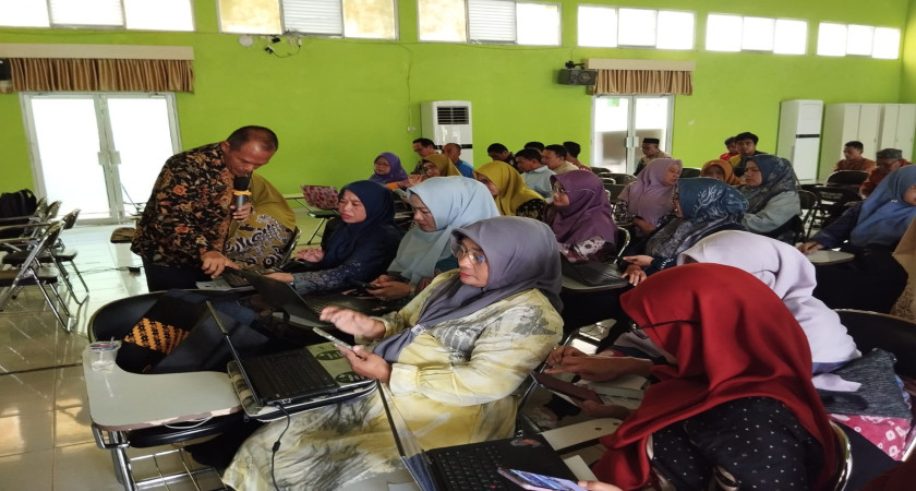 Inovasi MAN 2 Bandar Lampung : Pelatihan Kahoot dan Program Kokurikuler, Bekal Guru dan Siswa di Era Digital