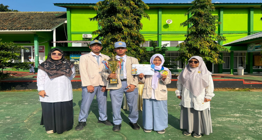 Upacara Senin MAN 2 Bandar Lampung Dimeriahkan dengan Pundi-Pundi Prestasi