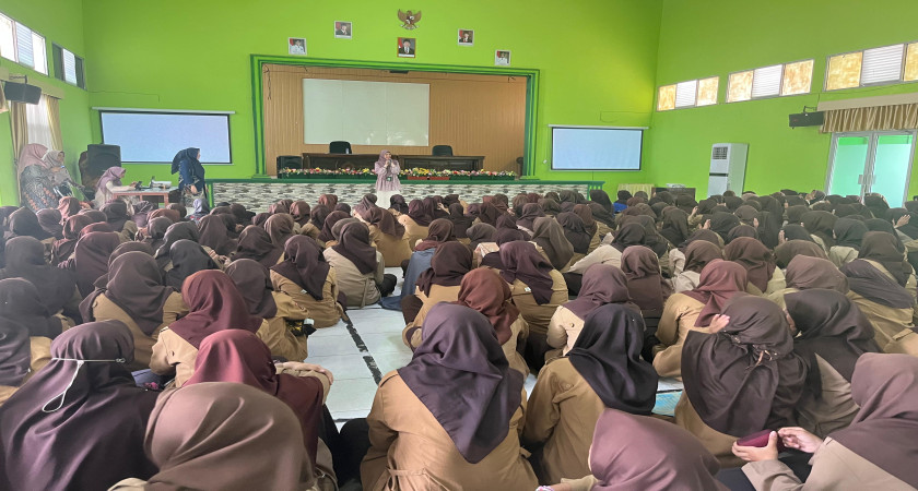 Keputrian MAN 2 Bandar Lampung : Menalar dalam Keberagaman