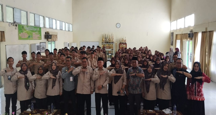 ”Kerukunan Goes to School