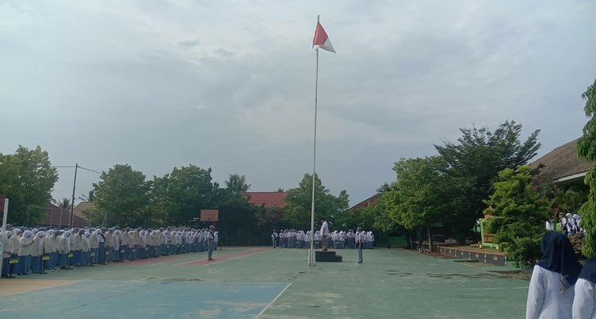 MAN 2 Bandar Lampung Gelar Upacara Peringatan Hari Pahlawan