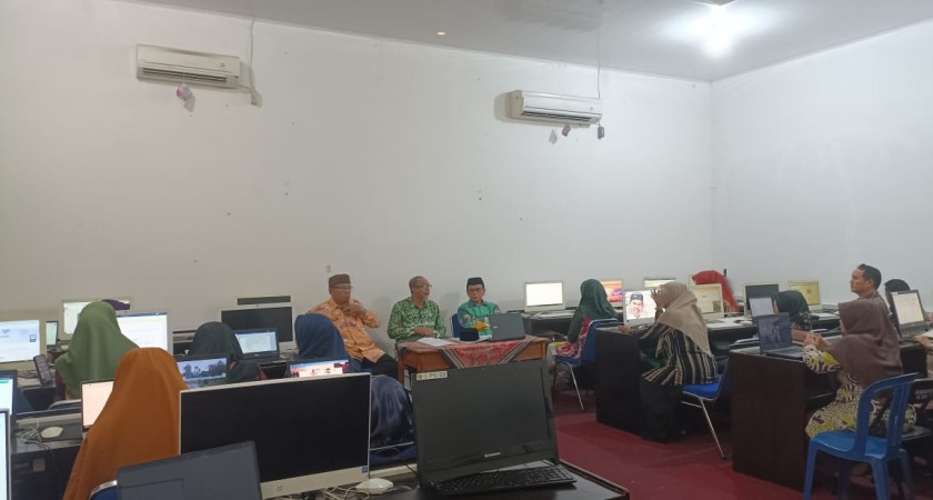 Validasi Soal Ujian Madrasah di MAN 2 Bandar Lampung Berjalan Lancar